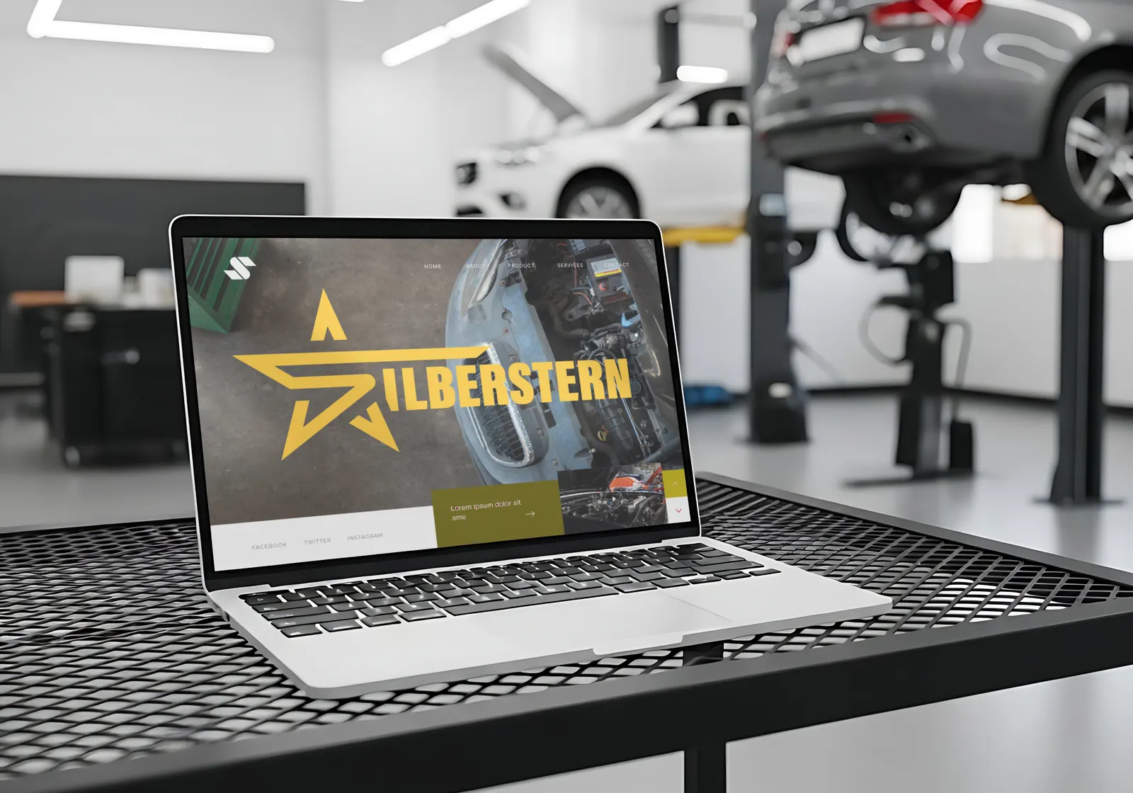 Laptop mit digitalem Mercedes-Serviceheft in der Silberstern-Werkstatt